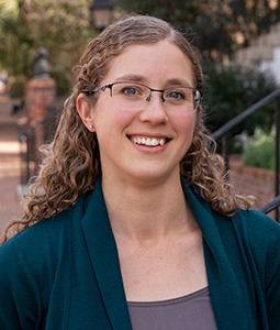 Portrait photo of Liz Anderson